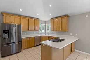 8354 S Oak Gate Dr W, West Jordan, UT 84081 - Photo 10