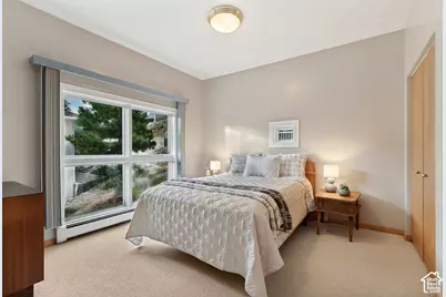 2457 S Scenic Dr, Salt Lake City, UT 84109 - Photo 36