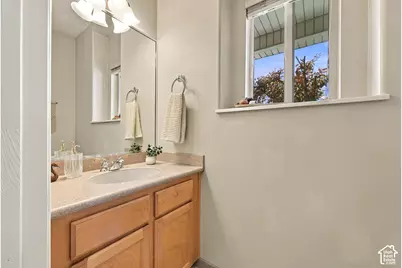 5058 S 1045 E, Murray, UT 84117 - Photo 12