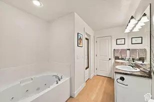 1058 E Garden Bend Pl S, Sandy, UT 84094 - Photo 10