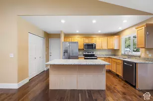 10242 N Redwood Dr, Cedar Hills, UT 84062 - Photo 2