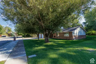 4044 S 600 W, Riverdale, UT 84405 - Photo 2
