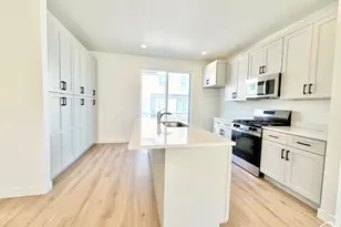 1650 N Main St, Layton, UT 84041 - Photo 4