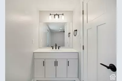 438 S 450 W, Layton, UT 84041 - Photo 10