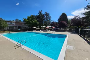 2223 E Carriage Ln, Holladay, UT 84117 - Photo 14
