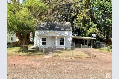 75 E 400 S, Richfield, UT 84701 - Photo 2