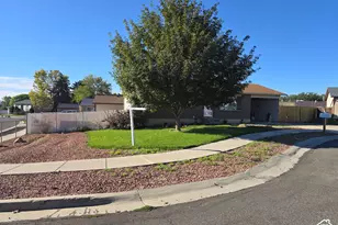 4025 W Hazy Cir, Taylorsville, UT 84129 - Photo 2