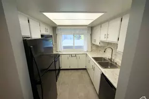 208 N Garden Park W, Orem, UT 84057 - Photo 10