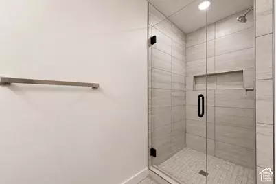 1225 S Glendale Dr, Salt Lake City, UT 84104 - Photo 4