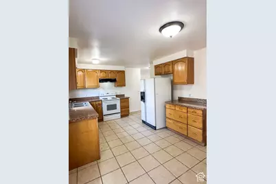 5333 Peachwood Cir, Taylorsville, UT 84118 - Photo 10