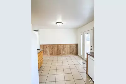 5333 Peachwood Cir, Taylorsville, UT 84118 - Photo 12