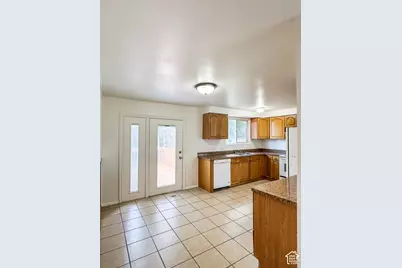 5333 Peachwood Cir, Taylorsville, UT 84118 - Photo 14