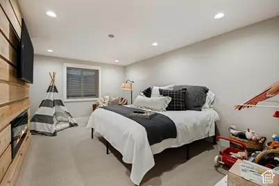 425 E 400 N, Bountiful, UT 84010 - Photo 30