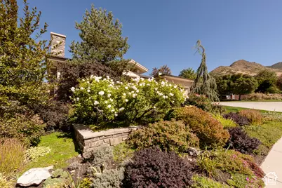 2807 E Saint Marys Way S, Salt Lake City, UT 84108 - Photo 48