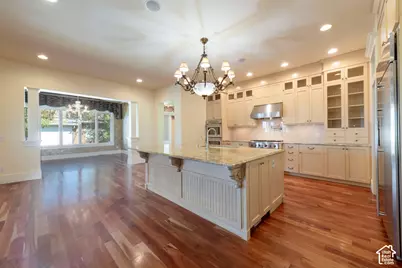 2807 E Saint Marys Way S, Salt Lake City, UT 84108 - Photo 8