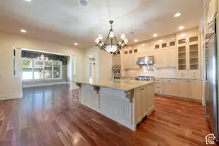 2807 E Saint Marys Way S, Salt Lake City, UT 84108 - Photo 8