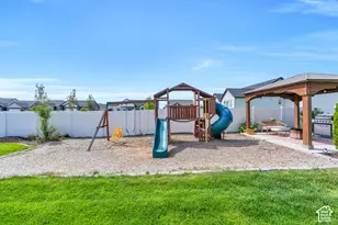 4822 N Canaan Peak Dr, Eagle Mountain, UT 84005 - Photo 36