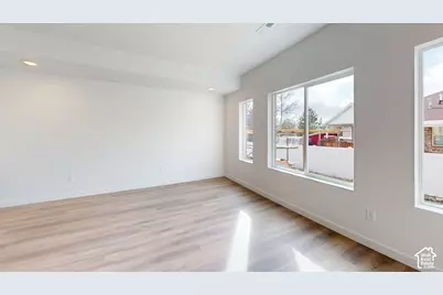 765 N Pheasantbrook Dr, Centerville, UT 84014 - Photo 2