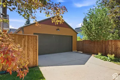 189 N R St E, Salt Lake City, UT 84103 - Photo 6