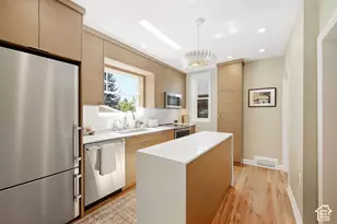 189 N R St E, Salt Lake City, UT 84103 - Photo 20
