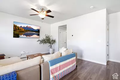 1453 E Primrose Ln, Layton, UT 84040 - Photo 4