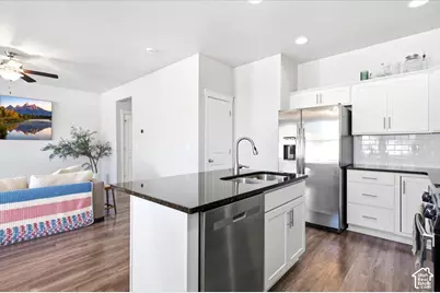 1453 E Primrose Ln, Layton, UT 84040 - Photo 12