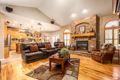 11469 S Tara Woods Ln, South Jordan, UT 84095 - Photo 14