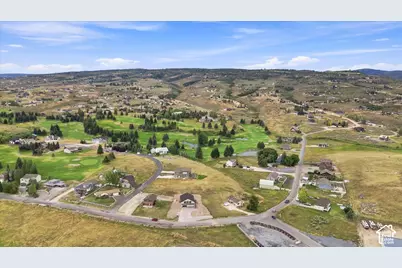 2513 S Country Club Dr #22, Garden City, UT 84028 - Photo 38