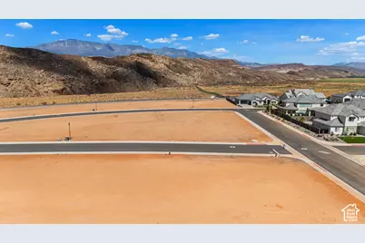 5560 W 2040 S #111, Hurricane, UT 84737 - Photo 2