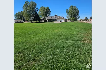 1129 N 3000 W, Roosevelt, UT 84066 - Photo 2
