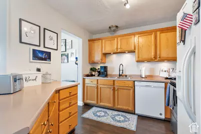 137 E Wayfield Dr, Draper, UT 84020 - Photo 8