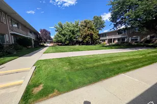2203 E Carriage Ln S, Holladay, UT 84117 - Photo 16
