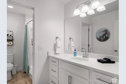 541 N Richland St, Garden City, UT 84028 - Photo 20