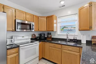 1297 S 925 W, Woods Cross, UT 84087 - Photo 6