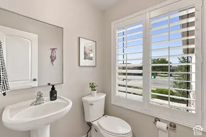 1541 W 975 S, Layton, UT 84041 - Photo 24