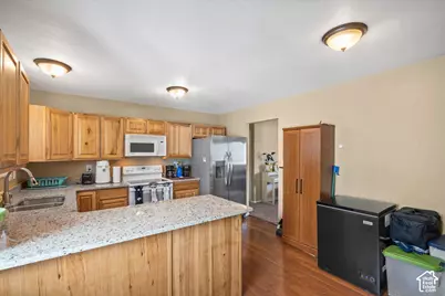 4024 W 6200 S, Kearns, UT 84118 - Photo 10