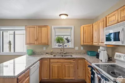 4024 W 6200 S, Kearns, UT 84118 - Photo 8