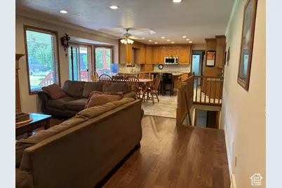 7555 S Michelle Way, Cottonwood Heights, UT 84093 - Photo 10