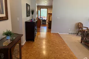 7555 S Michelle Way, Cottonwood Heights, UT 84093 - Photo 2