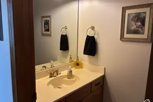 7555 S Michelle Way, Cottonwood Heights, UT 84093 - Photo 12