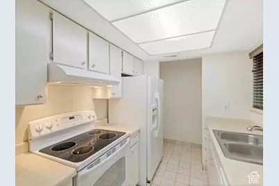 1276 E Ridge Meadow Ln #7T, Cottonwood Heights, UT 84047 - Photo 8