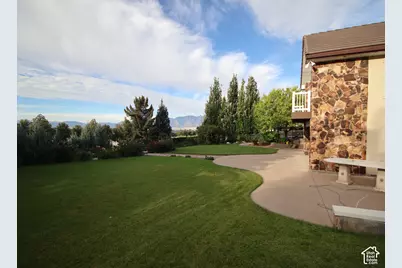 1140 Windsor Dr, River Heights, UT 84321 - Photo 6