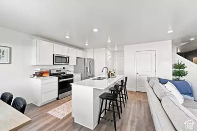 898 E Lubber Ln, Saratoga Springs, UT 84045 - Photo 10