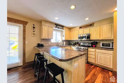 10564 S Weeping Willow Dr, Sandy, UT 84092 - Photo 10