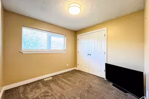 10564 S Weeping Willow Dr, Sandy, UT 84092 - Photo 20