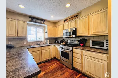10564 S Weeping Willow Dr, Sandy, UT 84092 - Photo 14
