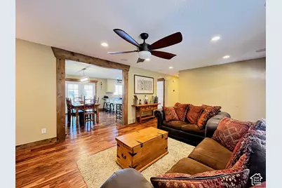 10564 S Weeping Willow Dr, Sandy, UT 84092 - Photo 8