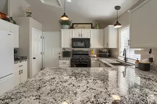 29 E Redwing Ct N, Saratoga Springs, UT 84045 - Photo 10
