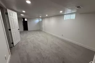 5058 S 550 W, Washington Terrace, UT 84405 - Photo 4