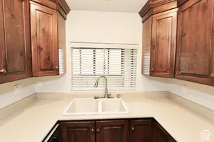 2406 S Elizabeth St E, Salt Lake City, UT 84106 - Photo 10